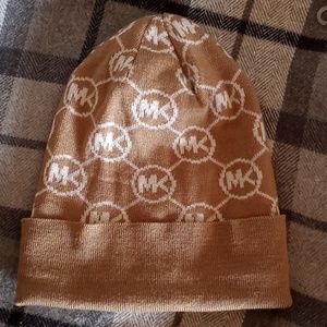 EUC  Michael Kors Knit Beanie
